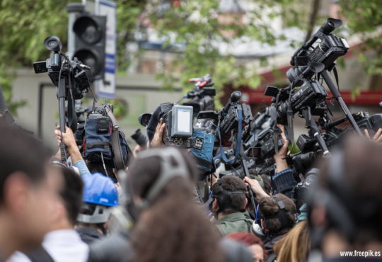 Despidos de periodistas causan miedo y silencio en los medios colombianos